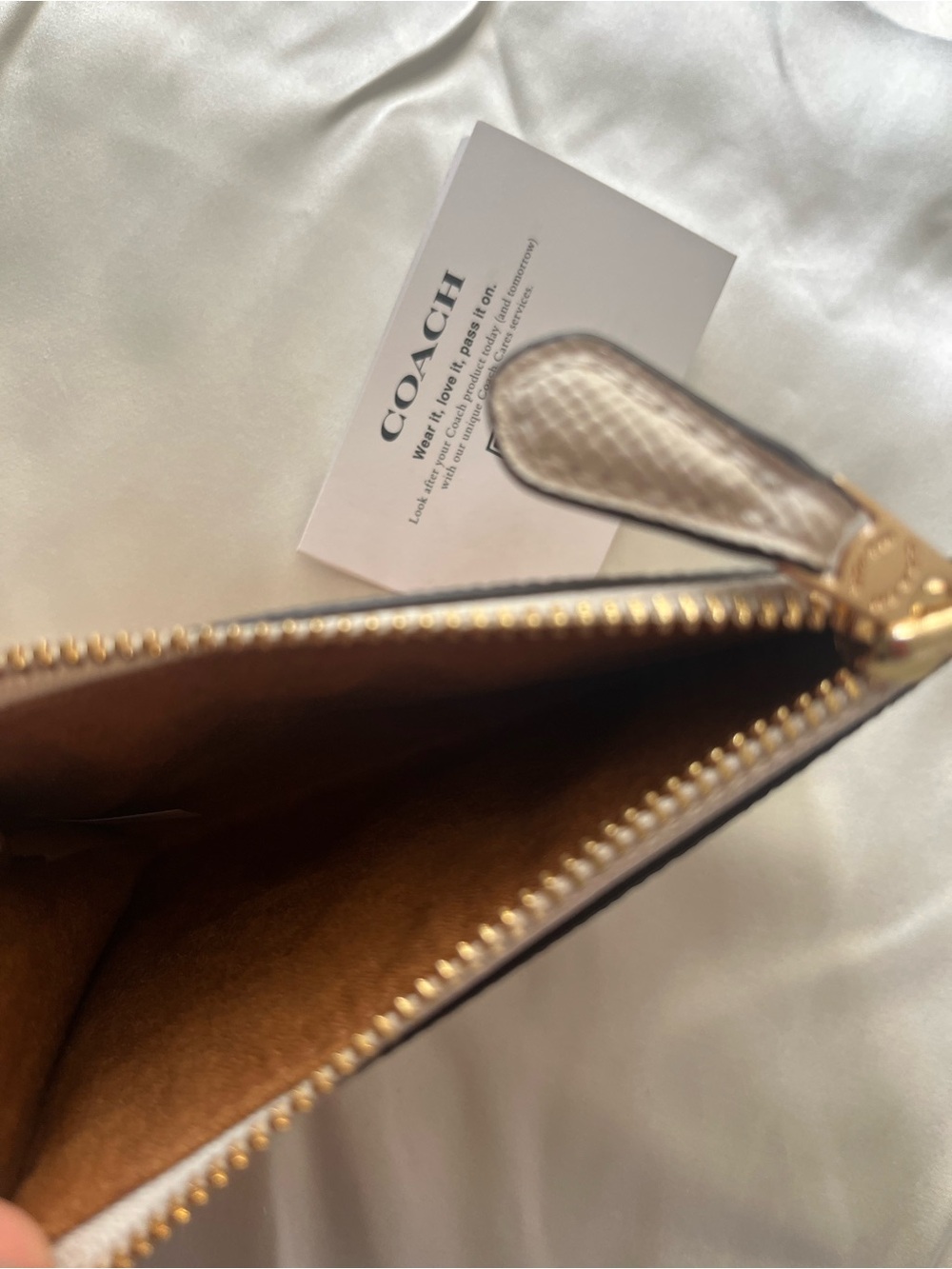 New Mini Skinny Id Case Ivory - Picture 3 of 5